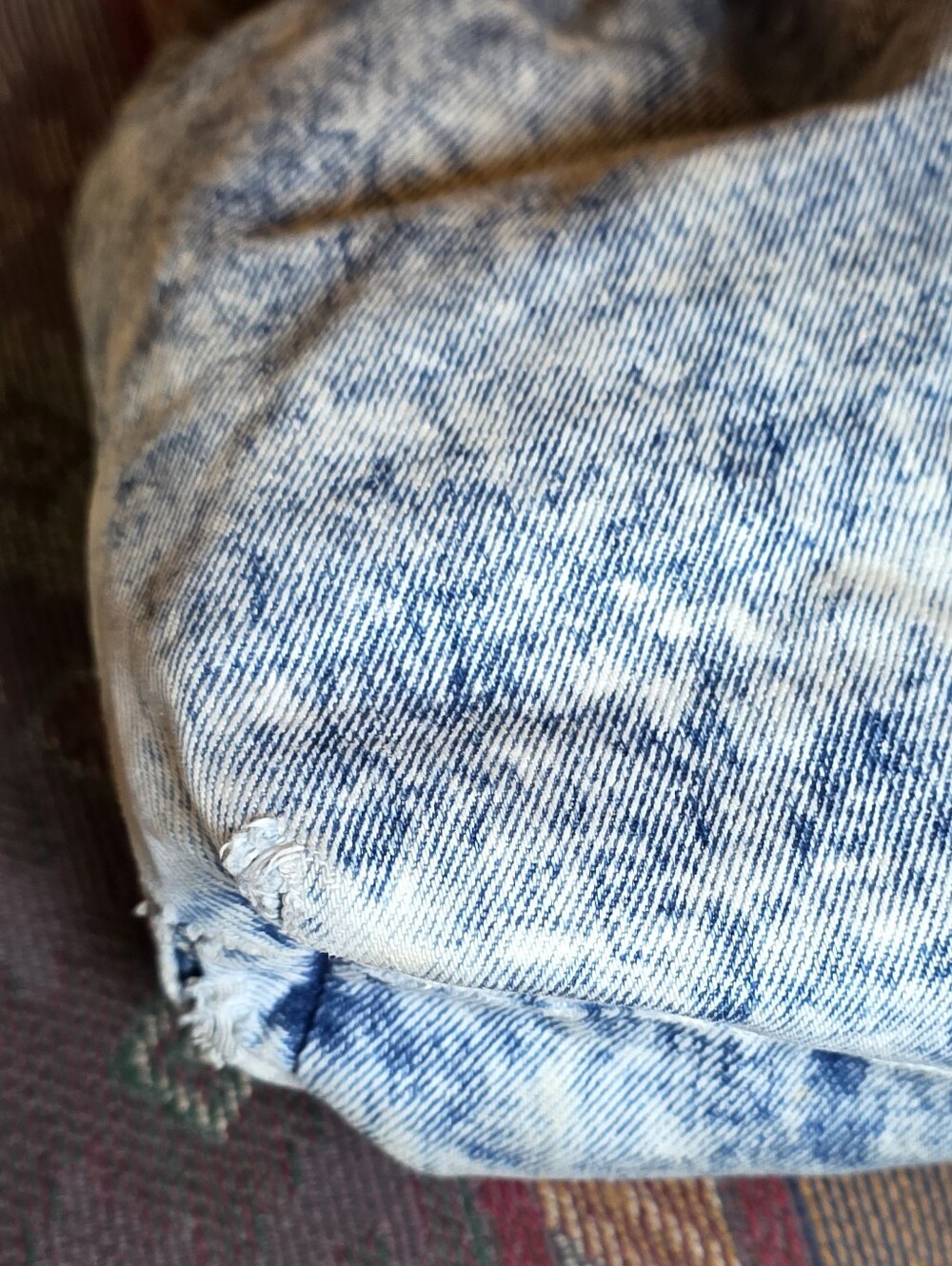 VTG 1980s Acid Wash Denim Shoulder Bag Drawstring Wood Bead Boho Slouchy Tote - Picture 9 of 15